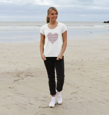 Organic Ladies Scoop Neck Animal Footprint Heart T-shirt